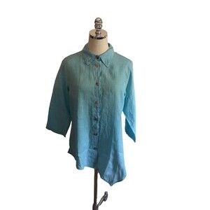 Click Color Me Cotton Top Women's Size Medium Light Blue Button Up 3/4 Sleeve